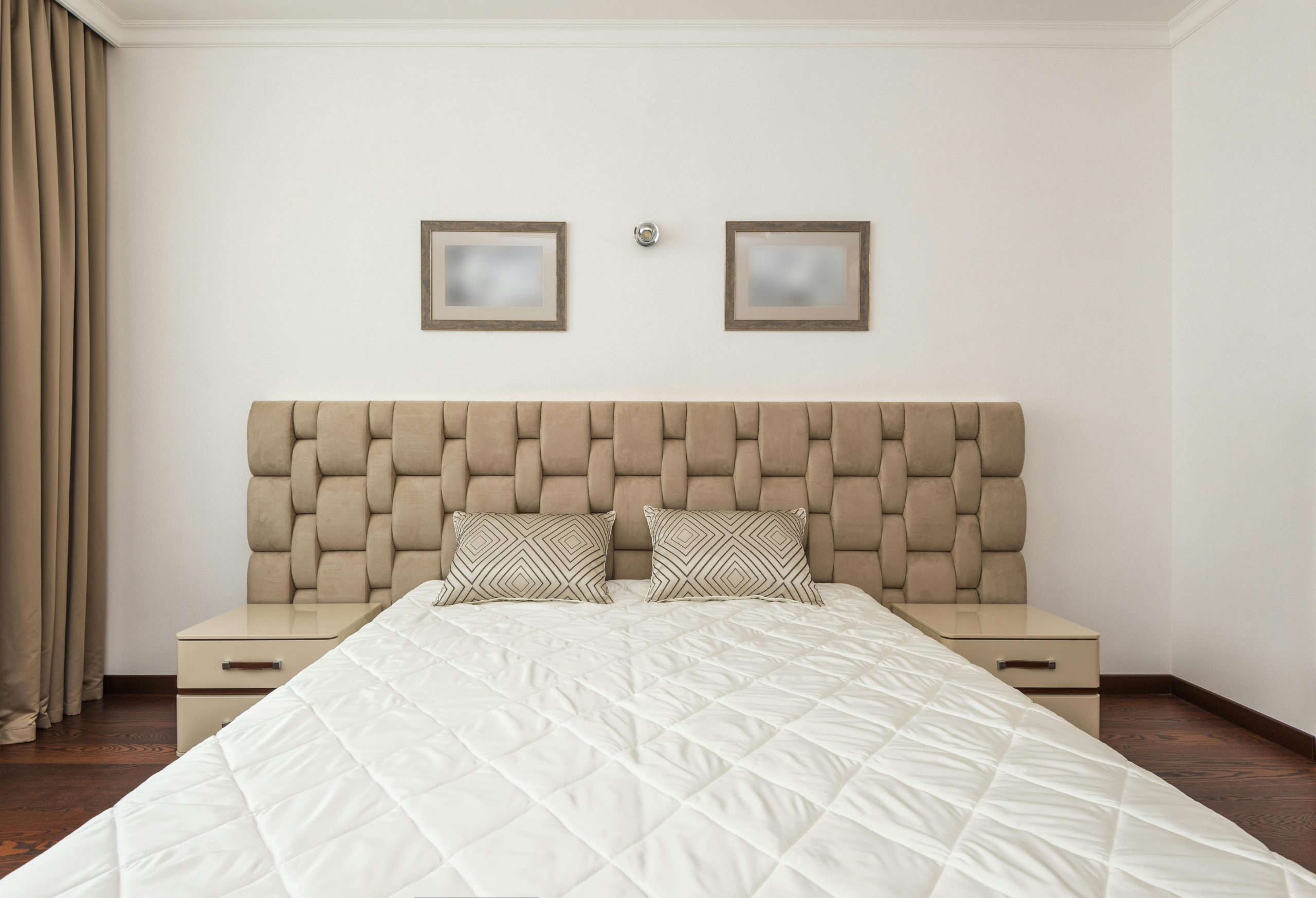 Comment décorer un lit sans tête de lit
